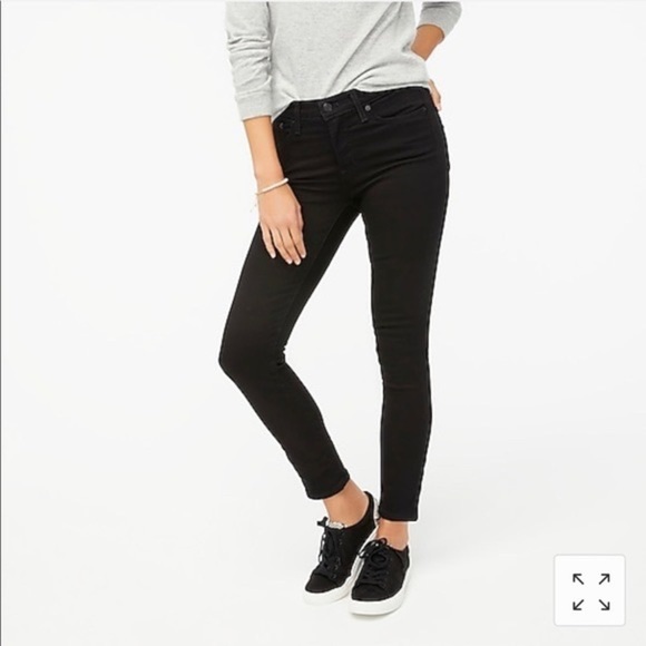 J. Crew 8" midrise black skinny jean in signature stretch in size  27 Item J5498 - Picture 1 of 5
